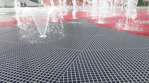 Фонтаны и водоемы